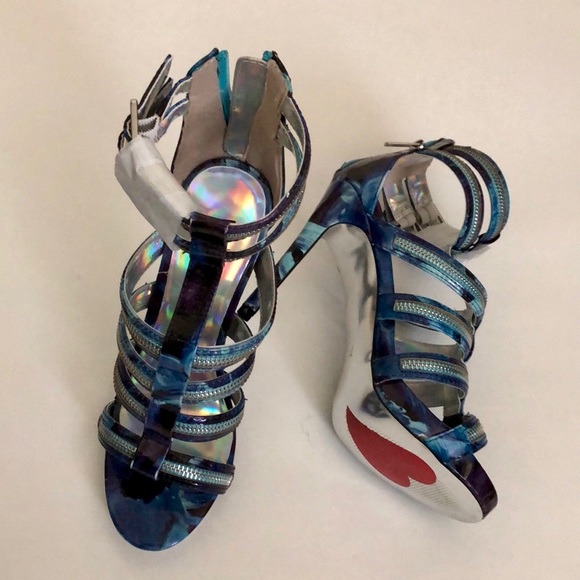 Heels - Picture 2 of 2